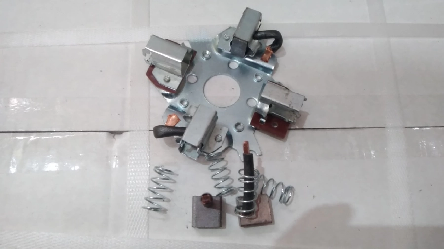 Marş Kömür Yuvası 12V İveco, Same Traktör, Fiat Traktör 55-70, 46-70, 56-70, Mercedes Magirus Audi John | OEM BHB2027