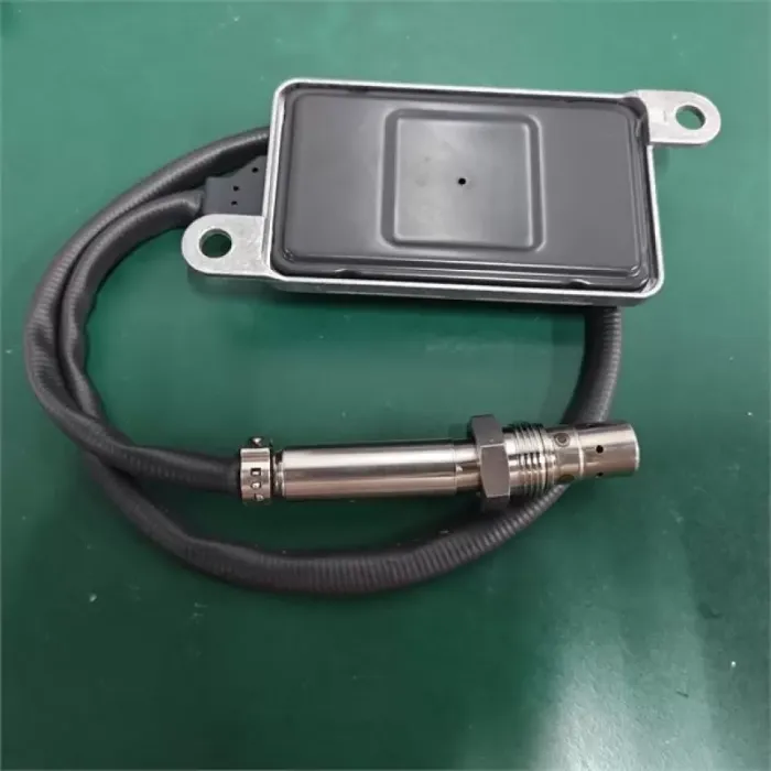 Nox Katalizator Sensoru - Iveco / Eurocargo 1-3 100E-110E-120E-140E-150E-160E-180E 00>15 Stralis 440 03> Trakker 380-440-720 06> | YUNYI NOX1301 | OEM 5WK96615F 5801424181 5801754015