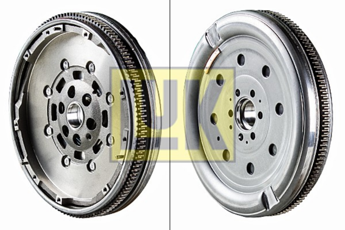 Volant T5 | OEM 06F 105 266