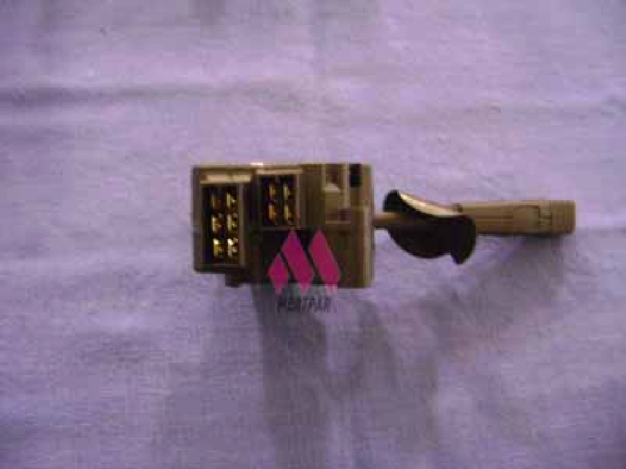 Far Korna Sinyal Kolu - Renault 9 Metal Tırnak | OEM 00156