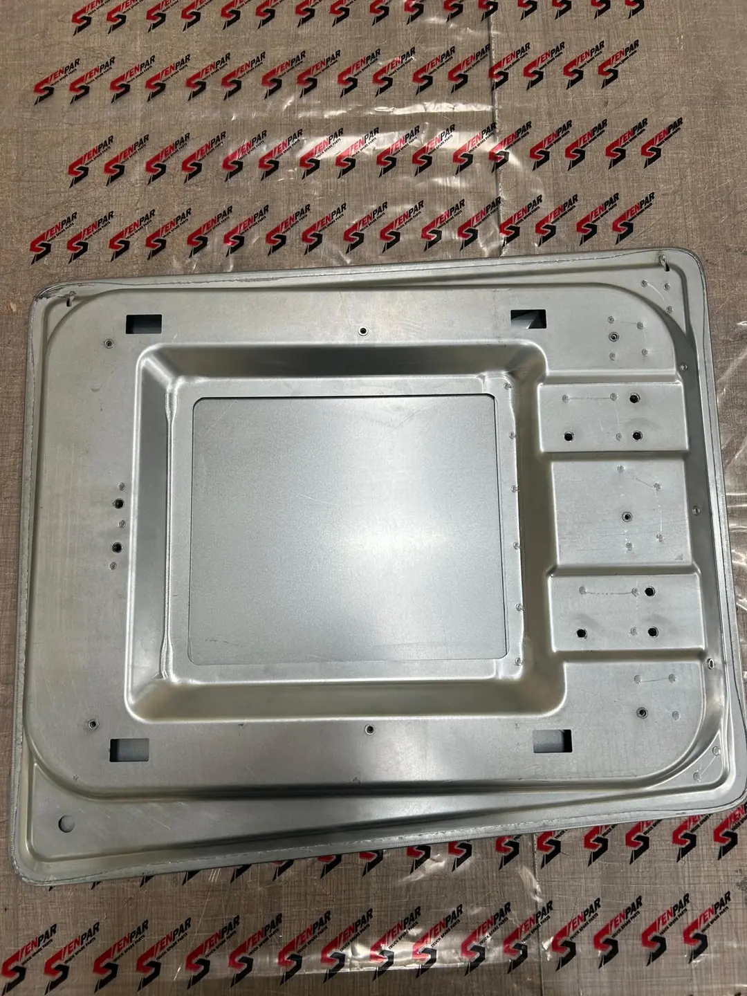 Dolap Kapağı Actros MP4 1845 Sağ | OEM 9607502903