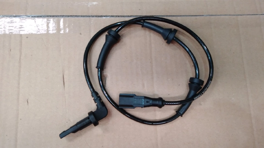 ABS Sensörü Ön Sağ-Sol Renault Master 3 2.3 DCI Fwd-2.3 DCI Rwd-2.3 DCI 100 Fwd (10-) 820073531 | OEM HLS.8260