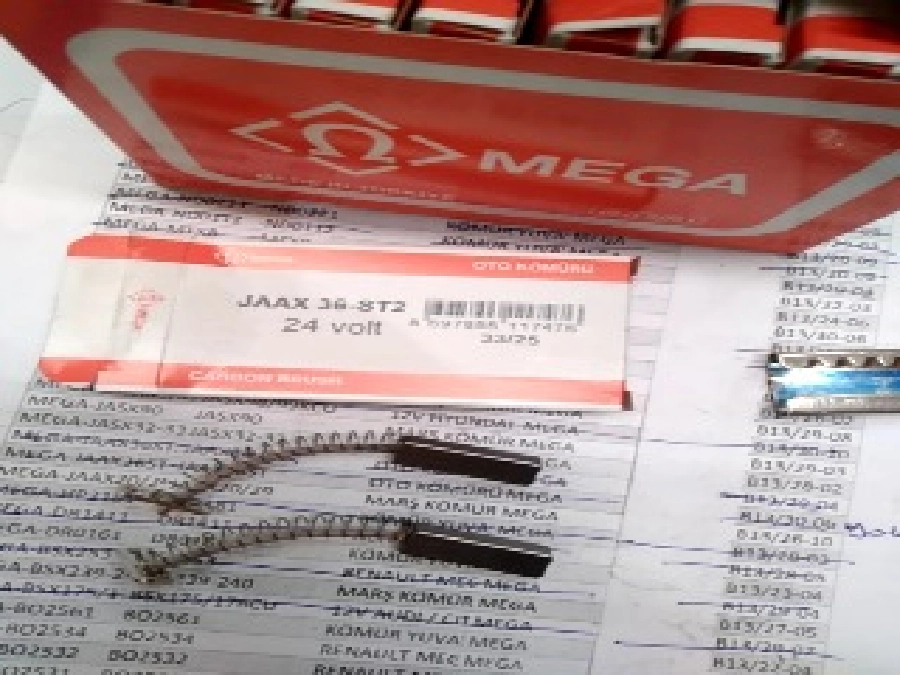 Oto Kömürü 24V Renault Tır 141239 | OEM JAAX36 ST2