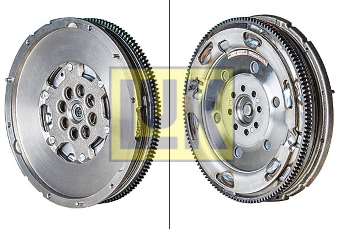 Volan Vw 2.5 TDI Crafter Bjm 163Ps | OEM 076 105 266 D