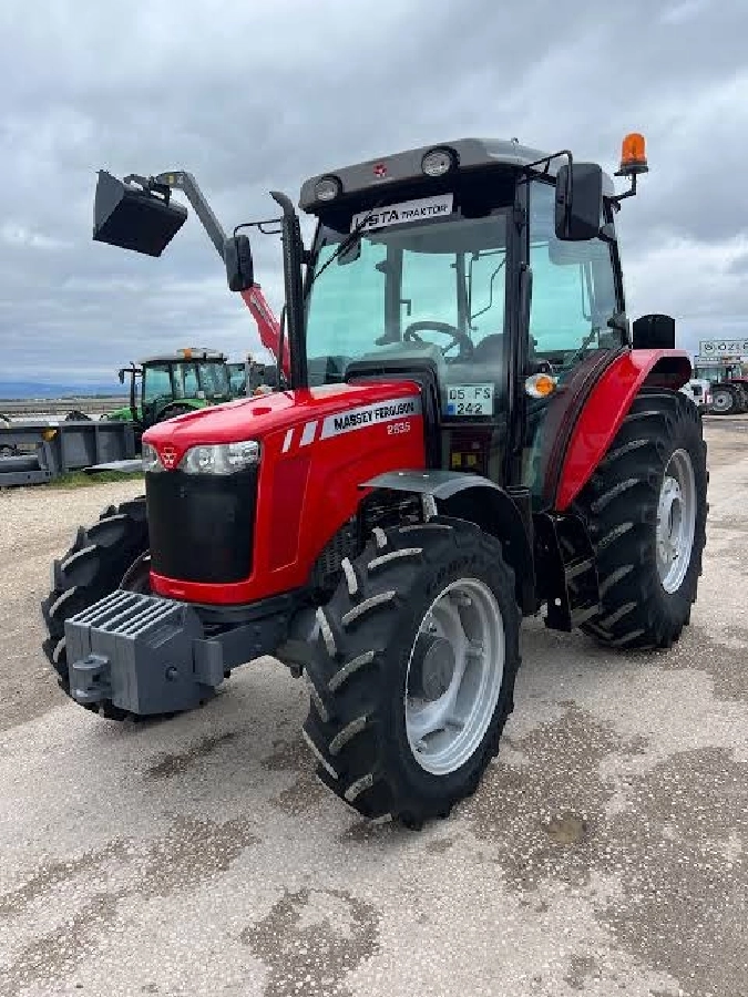 Kaporta Brandası Mf 2615 Agco Stage 5 Motor Yeni Model 2025 Çift Aynalı Gösterge Kapaklı | OEM UBMF26153